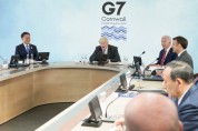 문 대통령, G7정상회의 ‘보건’세션 참석…‘공평한 백신 접근’ 강조